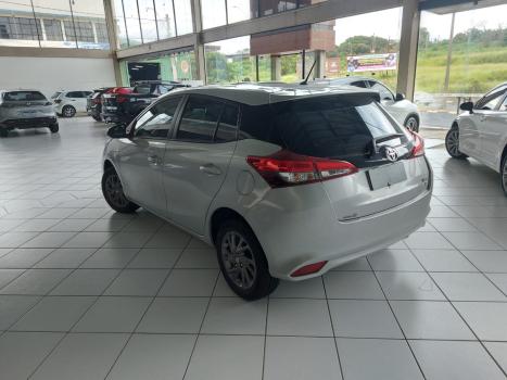 TOYOTA Yaris Sedan 1.5 16V 4P FLEX XS CONNECT MULTIDRIVE AUTOM�TICO CVT, Foto 6