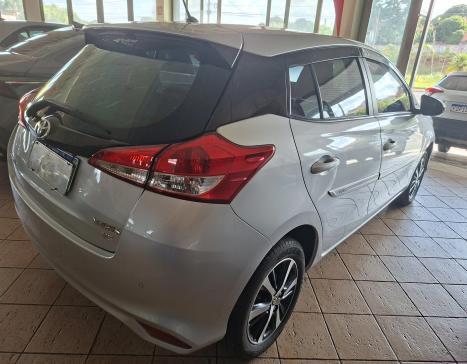 TOYOTA Yaris Sedan 1.5 16V 4P FLEX XS MULTIDRIVE AUTOM�TICO CVT, Foto 4