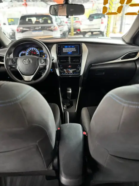 TOYOTA Yaris Sedan 1.5 16V 4P FLEX XL PLUS CONNECT MULTIDRIVE AUTOMÁTICO CVT, Foto 12