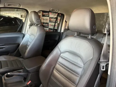 VOLKSWAGEN Amarok 3.0 V6 CABINE DUPLA HIGHLINE 4X4 TURBO INTERCOOLER AUTOMTICO, Foto 6