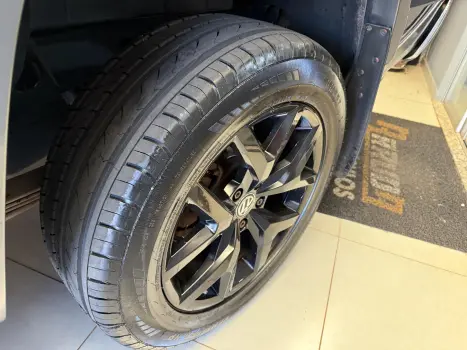 VOLKSWAGEN Amarok 3.0 V6 CABINE DUPLA HIGHLINE 4X4 TURBO INTERCOOLER AUTOMTICO, Foto 8