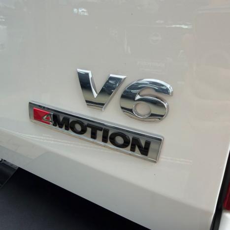 VOLKSWAGEN Amarok 3.0 V6 CABINE DUPLA HIGHLINE 4X4 TURBO INTERCOOLER AUTOM�TICO, Foto 17