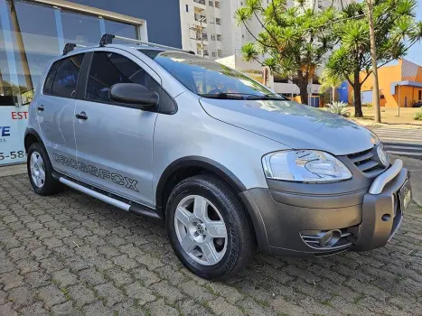 VOLKSWAGEN Crossfox 1.6 4P FLEX, Foto 2 VOLKSWAGEN Crossfox 1.6 4P FLEX, Foto 2
