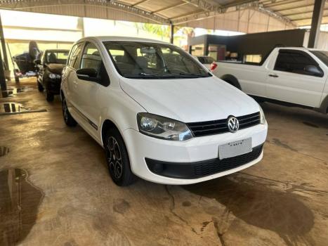 VOLKSWAGEN Fox 1.0 4P SELEÇÃO FLEX, Foto 3 VOLKSWAGEN Fox 1.0 4P SELEÇÃO FLEX, Foto 3