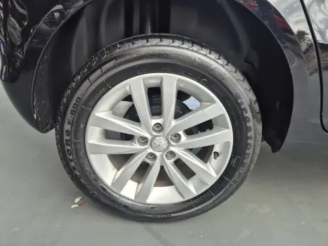 VOLKSWAGEN Fox 1.6 4P HIGHLINE FLEX, Foto 8