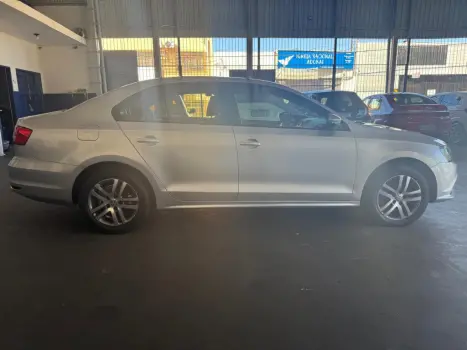 VOLKSWAGEN Jetta 2.0 4P CONFORTLINE TIPTRONIC AUTOMTICO, Foto 6