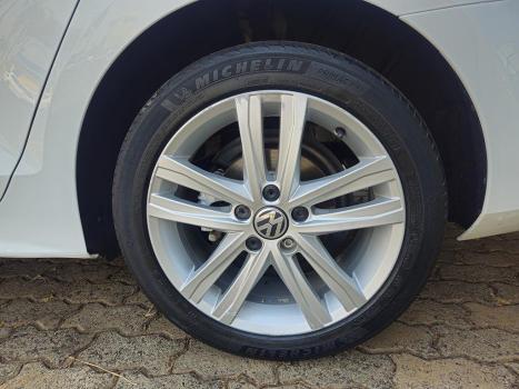 VOLKSWAGEN Jetta 2.0 4P TSI HIGHLINE 200 CV AUTOMTICO, Foto 10