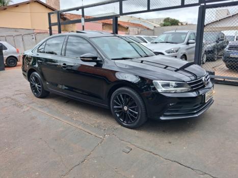VOLKSWAGEN Jetta 2.0 4P COMFORTLINE TIPTRONIC AUTOM�TICO, Foto 1
