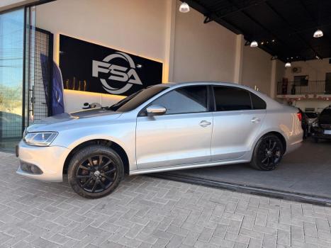 VOLKSWAGEN Jetta 2.0 4P FLEX COMFORTLINE TIPTRONIC AUTOM�TICO, Foto 4