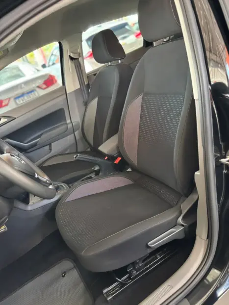 VOLKSWAGEN Polo Hatch 1.0 12V 4P 200 TSI  COMFORTLINE AUTOM�TICO, Foto 18