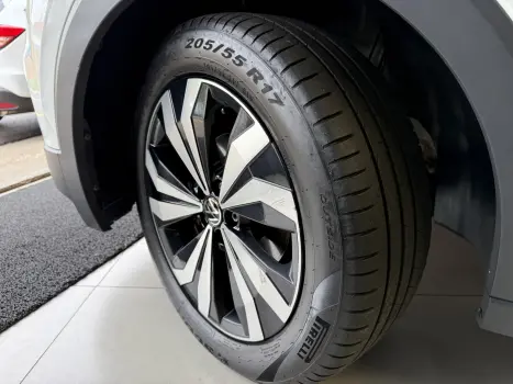 VOLKSWAGEN T-Cross 1.0 4P 200 TSI FLEX COMFORTLINE AUTOM�TICO, Foto 6