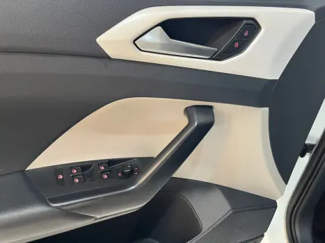 VOLKSWAGEN T-Cross 1.4 4P 250 TSI FLEX HIGHLINE AUTOM�TICO, Foto 10