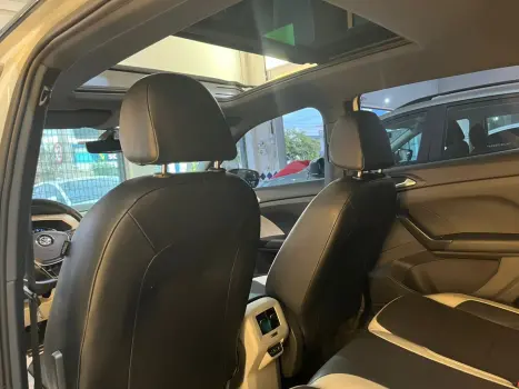 VOLKSWAGEN T-Cross 1.4 4P 250 TSI FLEX HIGHLINE AUTOM�TICO, Foto 13