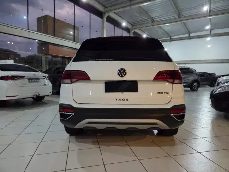 VOLKSWAGEN Taos 1.4 16V 4P FLEX 250 TSI HIGHLINE AUTOM�TICO, Foto 5