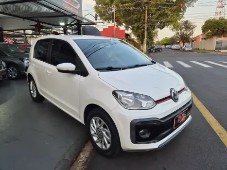 VOLKSWAGEN UP 1.0 12V 4P TSI FLEX BLACK, Foto 1