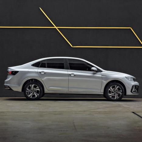 VOLKSWAGEN Virtus 1.0 4P 200 TSI FLEX COMFORTLINE AUTOM�TICO, Foto 4