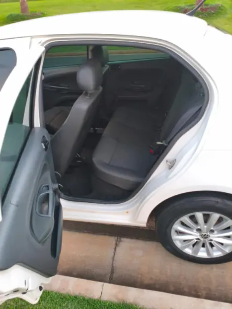 VOLKSWAGEN Voyage 1.0 4P FLEX, Foto 3
