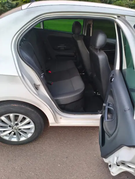 VOLKSWAGEN Voyage 1.0 4P FLEX, Foto 4