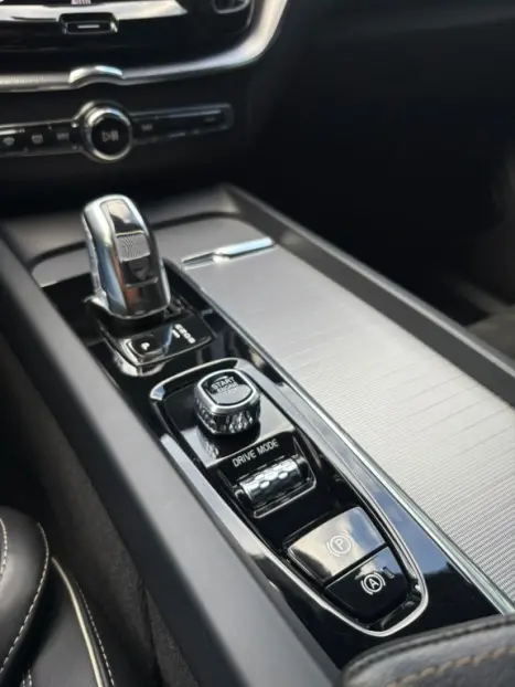 VOLVO XC60 2.0 16V 4P T8 HYBRID R-DESIGN AWD GEARTRONIC AUTOM�TICO, Foto 9