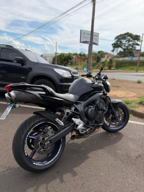 YAMAHA Fazer 600 N, Foto 2