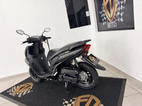 YAMAHA Fluo 125 ABS, Foto 6