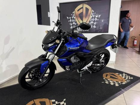 YAMAHA FZ 15 Fazer ABS, Foto 3