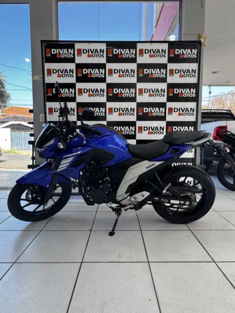 YAMAHA FZ 25 250 Fazer Flex , Foto 1