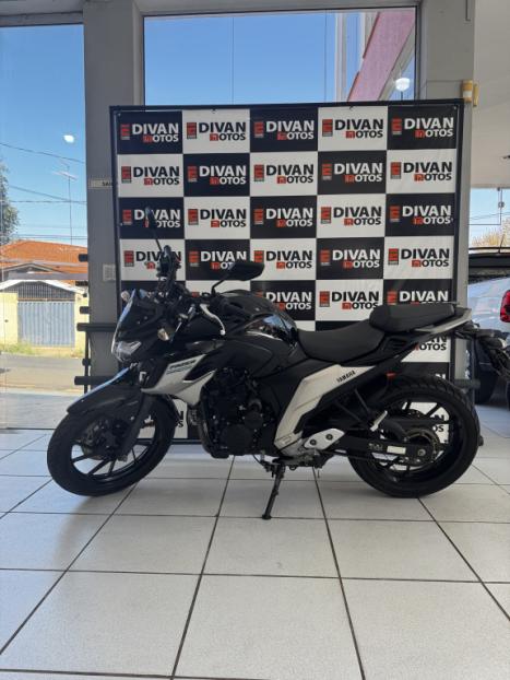 YAMAHA FZ 25 250 Fazer Flex , Foto 3 YAMAHA FZ 25 250 Fazer Flex , Foto 3