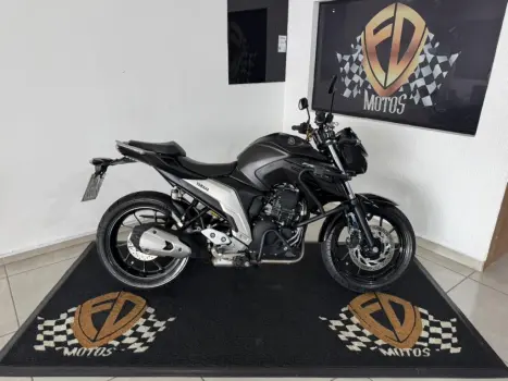 YAMAHA FZ 25 250 Fazer Flex , Foto 1