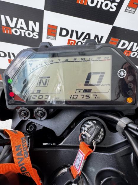 YAMAHA MT-03 300 ABS, Foto 3