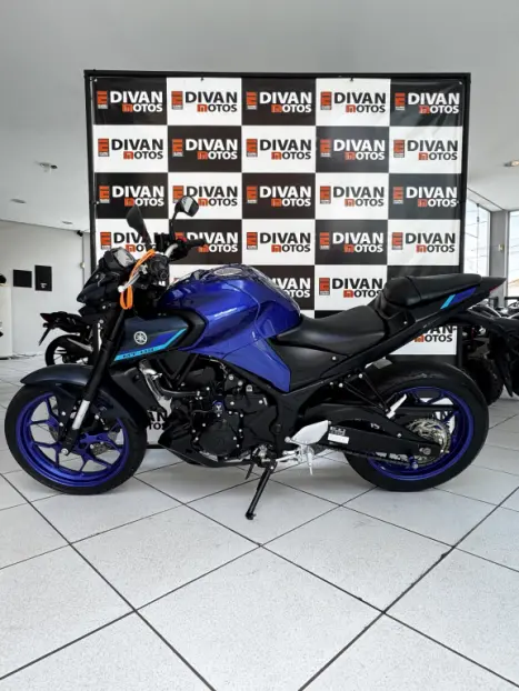 YAMAHA MT-03 300 ABS, Foto 4