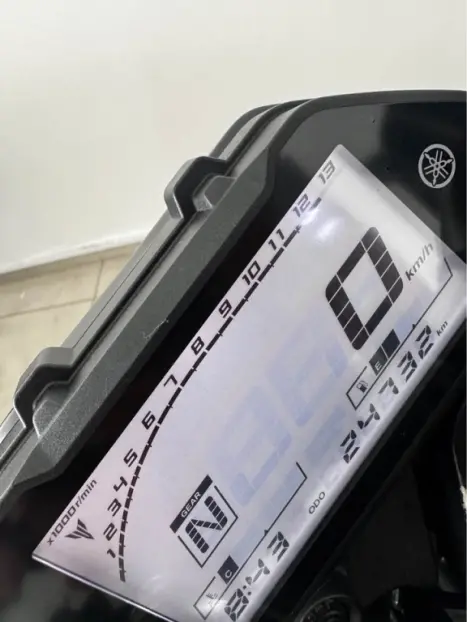 YAMAHA MT-03 300 ABS, Foto 7