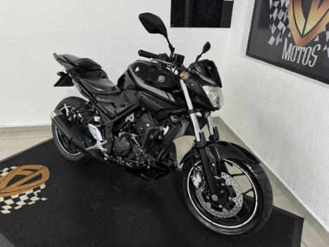YAMAHA MT-03 300 ABS, Foto 2