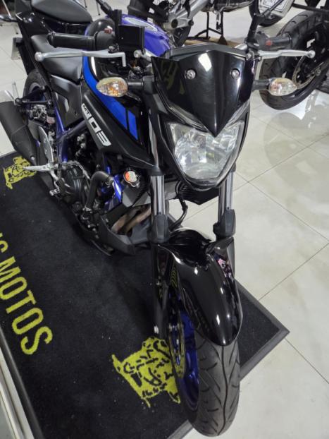 YAMAHA MT-03 300 ABS, Foto 2