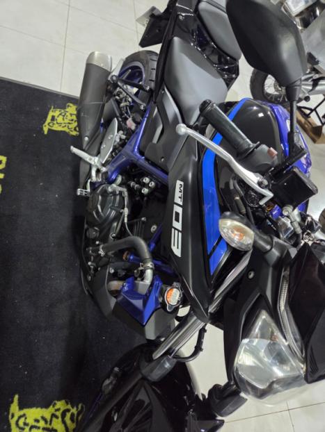 YAMAHA MT-03 300 ABS, Foto 3