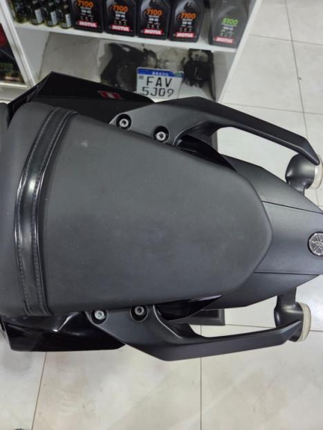 YAMAHA MT-03 300 ABS, Foto 10