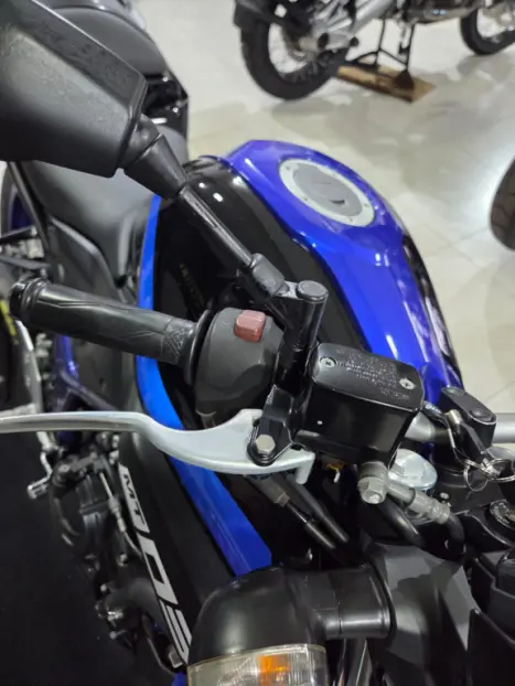 YAMAHA MT-03 300 ABS, Foto 13