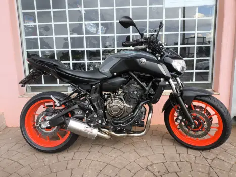 YAMAHA MT-07 700 ABS, Foto 6