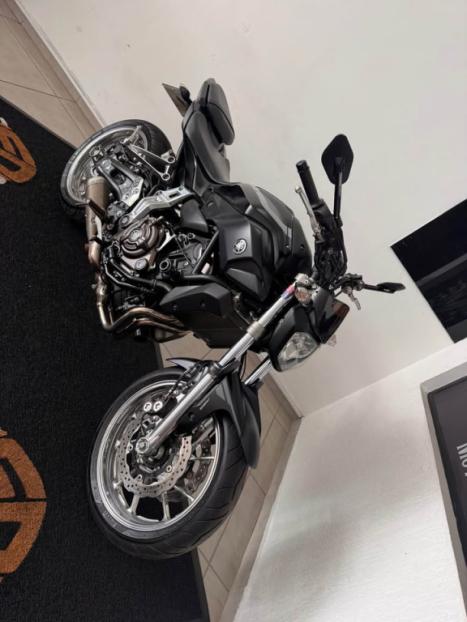 YAMAHA MT-07 700 ABS, Foto 3