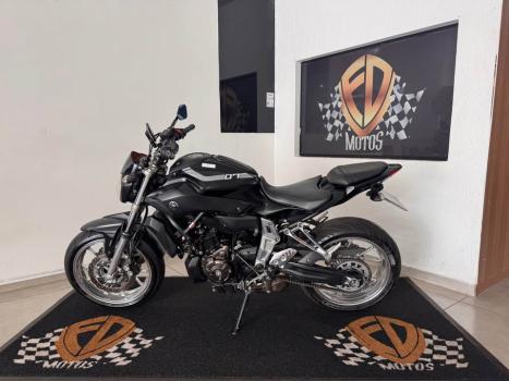 YAMAHA MT-07 700 ABS, Foto 5