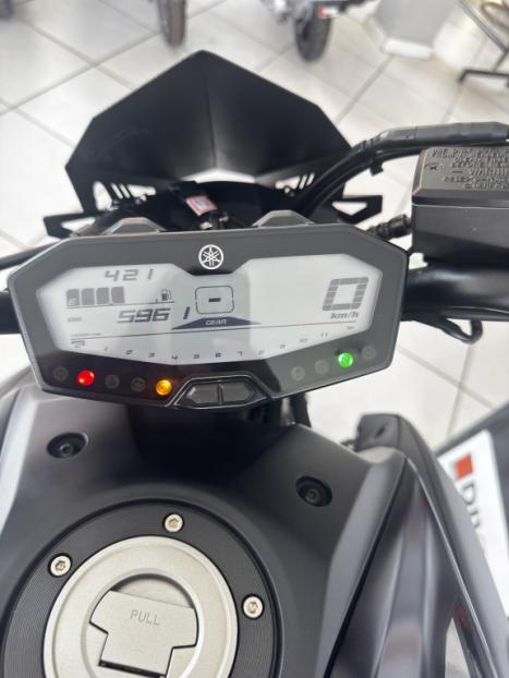 YAMAHA MT-07 700 ABS, Foto 2