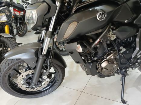 YAMAHA MT-07 700 ABS, Foto 1