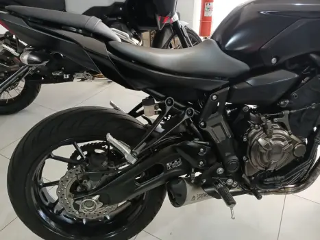 YAMAHA MT-07 700 ABS, Foto 4