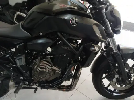 YAMAHA MT-07 700 ABS, Foto 5