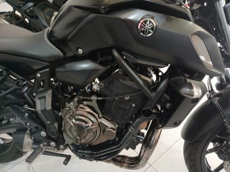 YAMAHA MT-07 700 ABS, Foto 6
