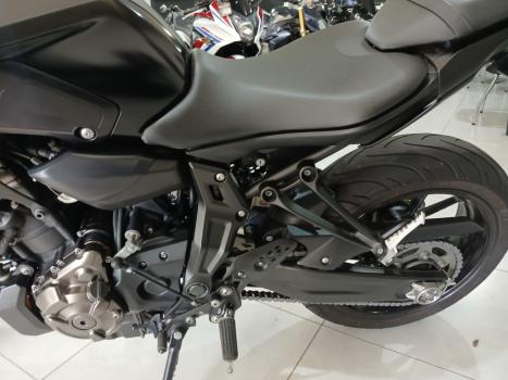 YAMAHA MT-07 700 ABS, Foto 7