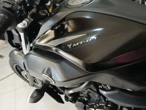 YAMAHA MT-07 700 ABS, Foto 9