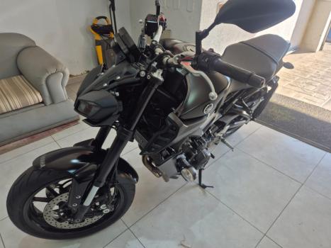 YAMAHA MT-09 850 ABS, Foto 1