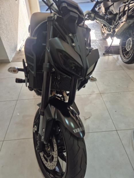 YAMAHA MT-09 850 ABS, Foto 11