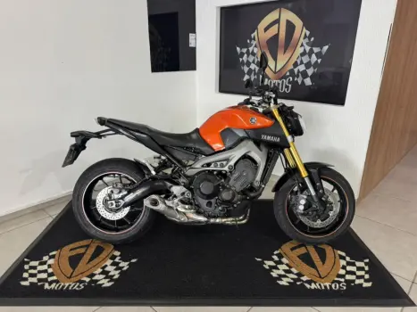 YAMAHA MT-09 850 ABS, Foto 1